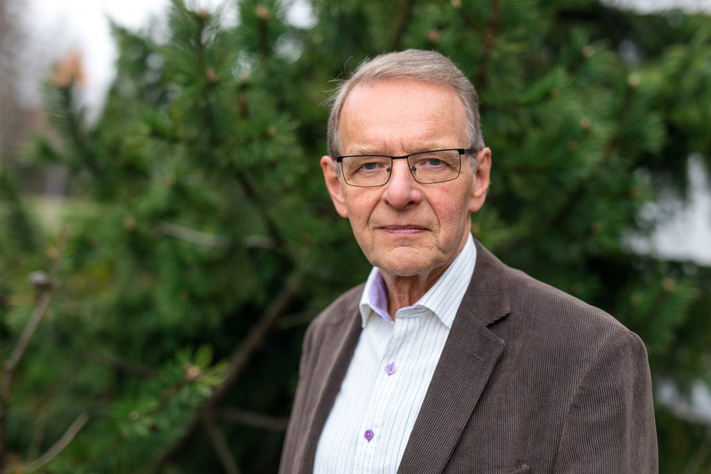 In this picture Tuomo Suntola, 2018 Millennium Technology Prize Winner, who got his prize from innovation Enabling smart technology