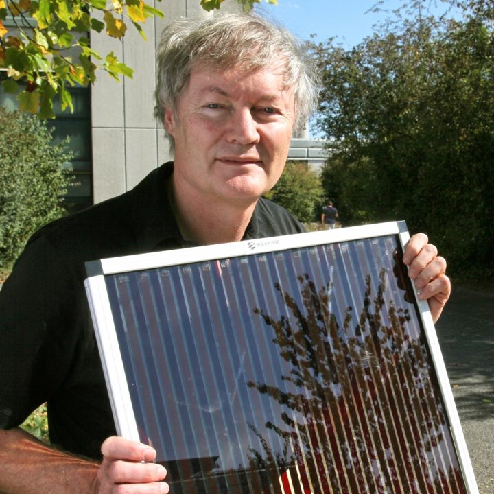 In this picture 2010 Millennium Techology Prize Winner Michael Grätzel and his innovation Dye-sensitised solar cell