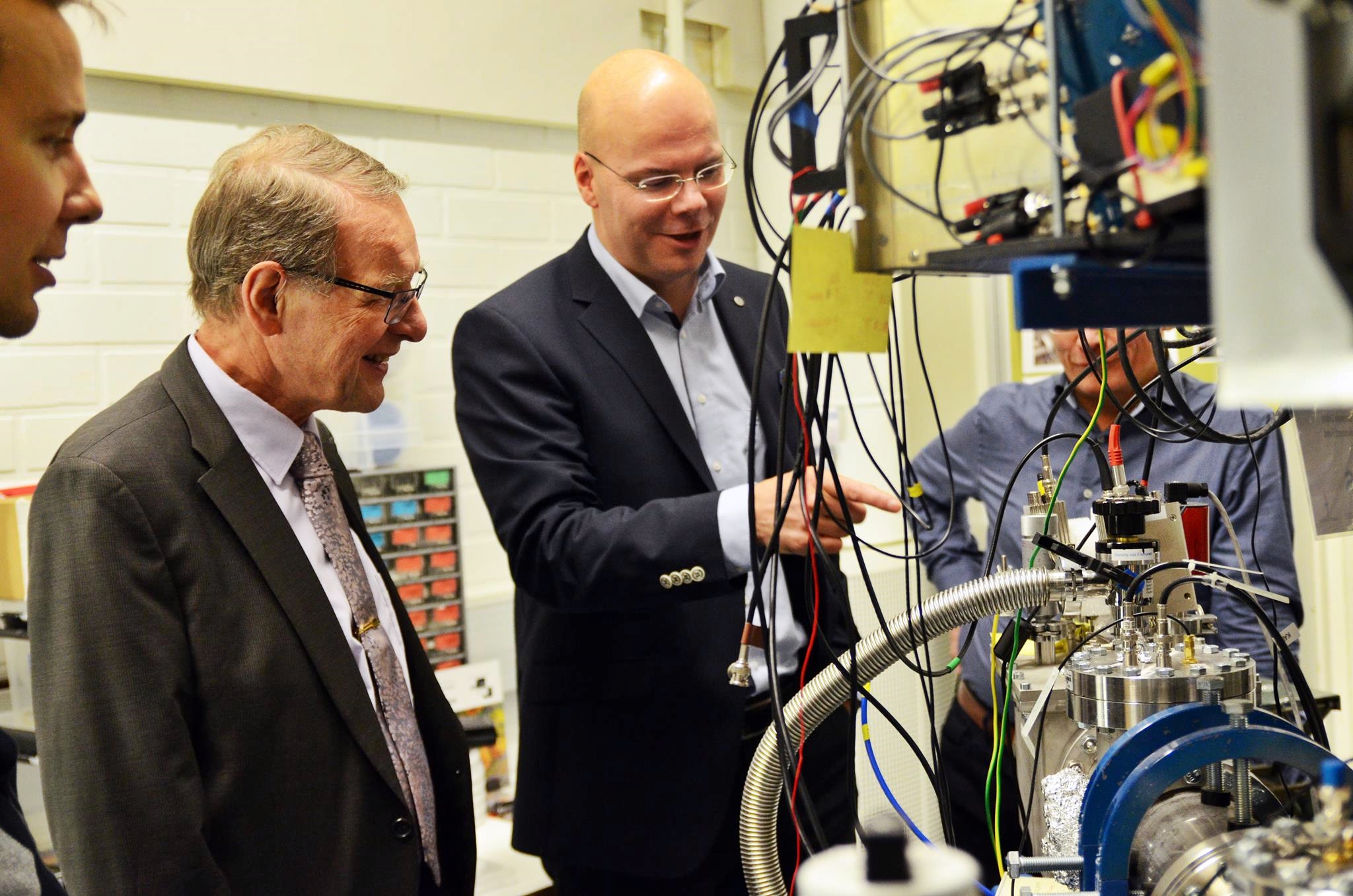 In this picture Tuomo Suntola, 2018 Millennium Technology Prize Winner and Professor Timo Sajavaara